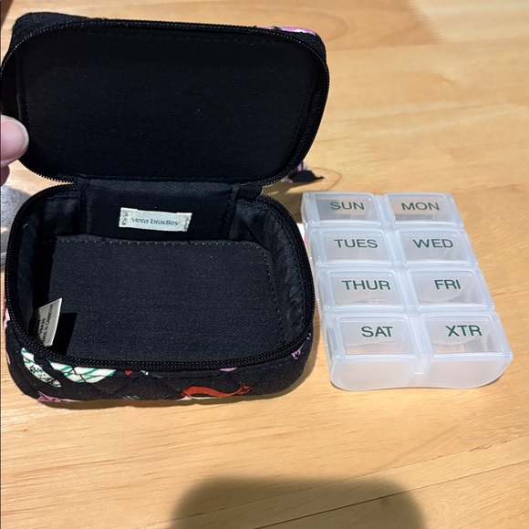 🐈 Vera Bradley Essential Travel Pill Case. Herding Cats. New! - Picture 7 of 10
